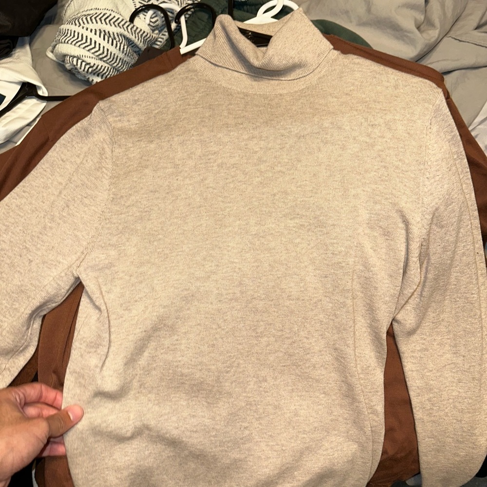 Turtle neck - LIKE NEW